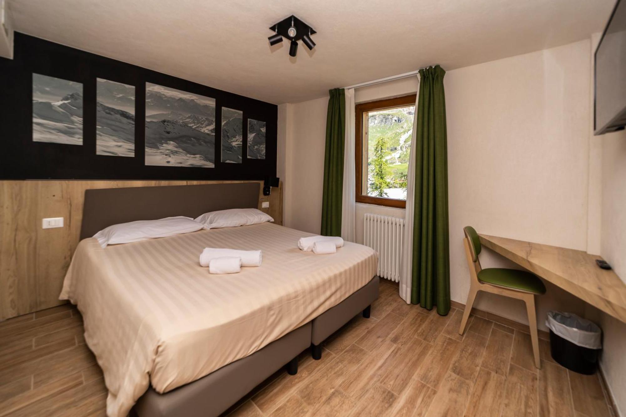 Hotel Petit Palais Breuil-Cervinia Exterior photo