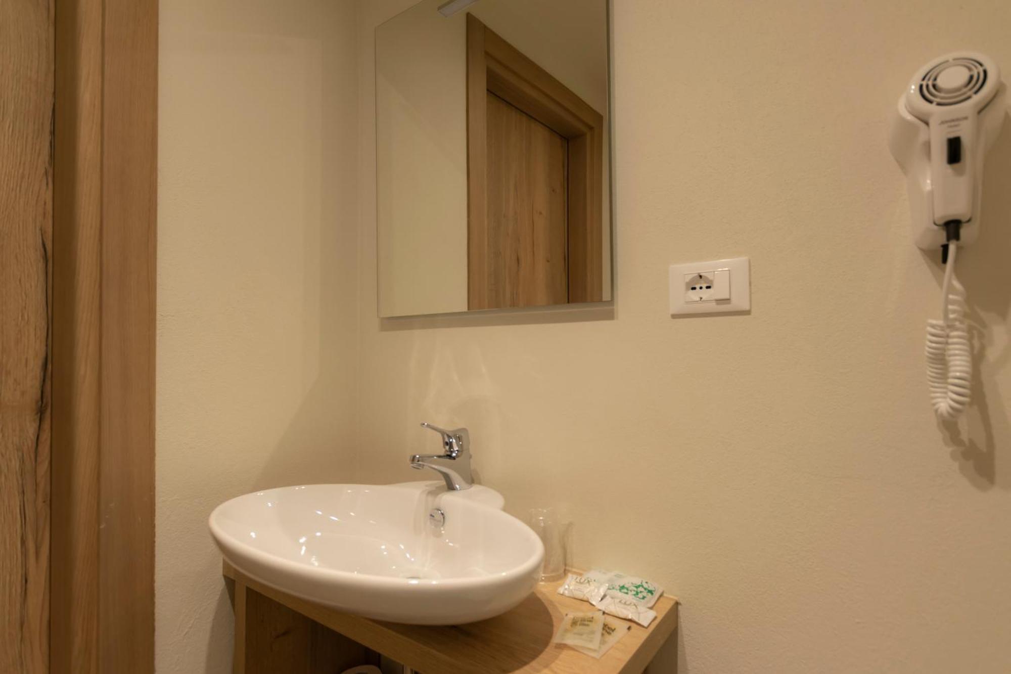 Hotel Petit Palais Breuil-Cervinia Room photo